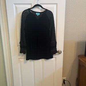 Chic Black Lace Sleeve Blouse